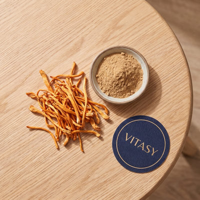 Orange cordyceps mushrooms and powder